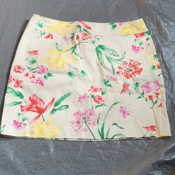 RAFAELLA Skirt Size 14 spring floral buttery cream with red pink yellow zip up - Picture 1 of 8